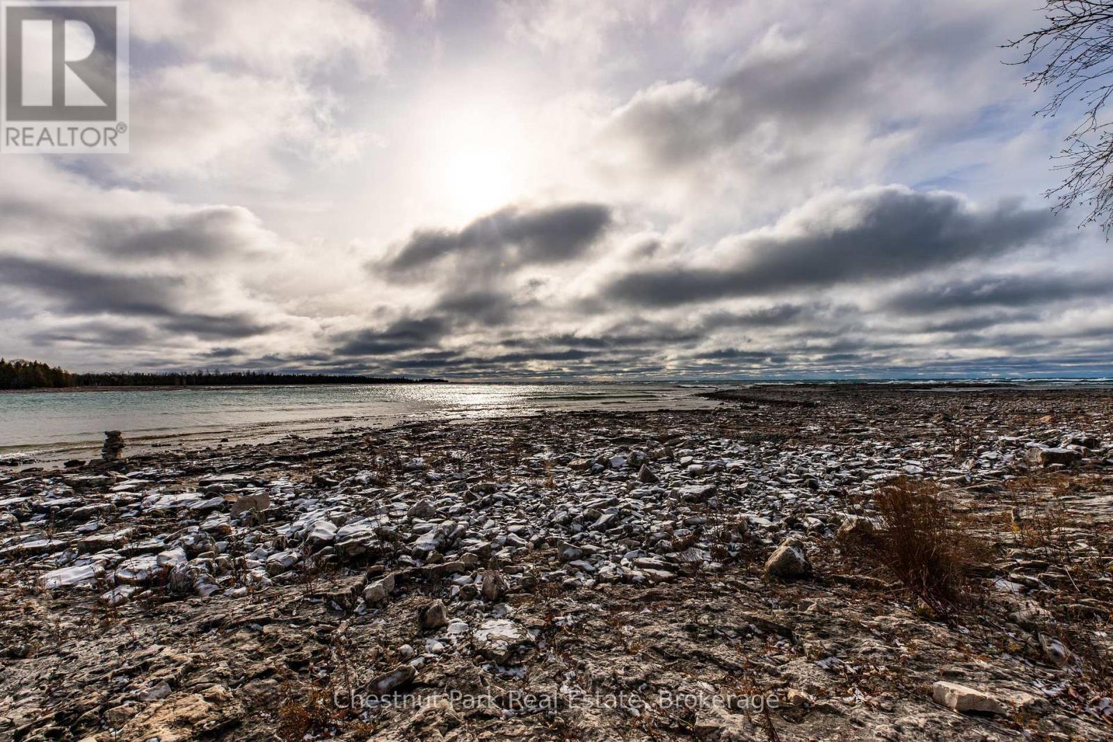 137 Pine Tree Harbour Road, Northern Bruce Peninsula, Ontario N0H 1Z0 - Photo 13 - X12590310