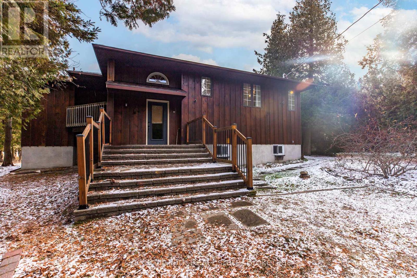 137 Pine Tree Harbour Road, Northern Bruce Peninsula, Ontario N0H 1Z0 - Photo 16 - X12590310