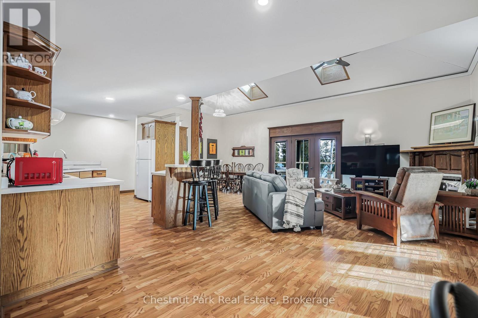 137 Pine Tree Harbour Road, Northern Bruce Peninsula, Ontario N0H 1Z0 - Photo 18 - X12590310