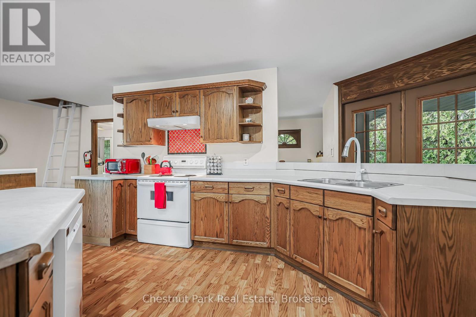 137 Pine Tree Harbour Road, Northern Bruce Peninsula, Ontario N0H 1Z0 - Photo 26 - X12590310