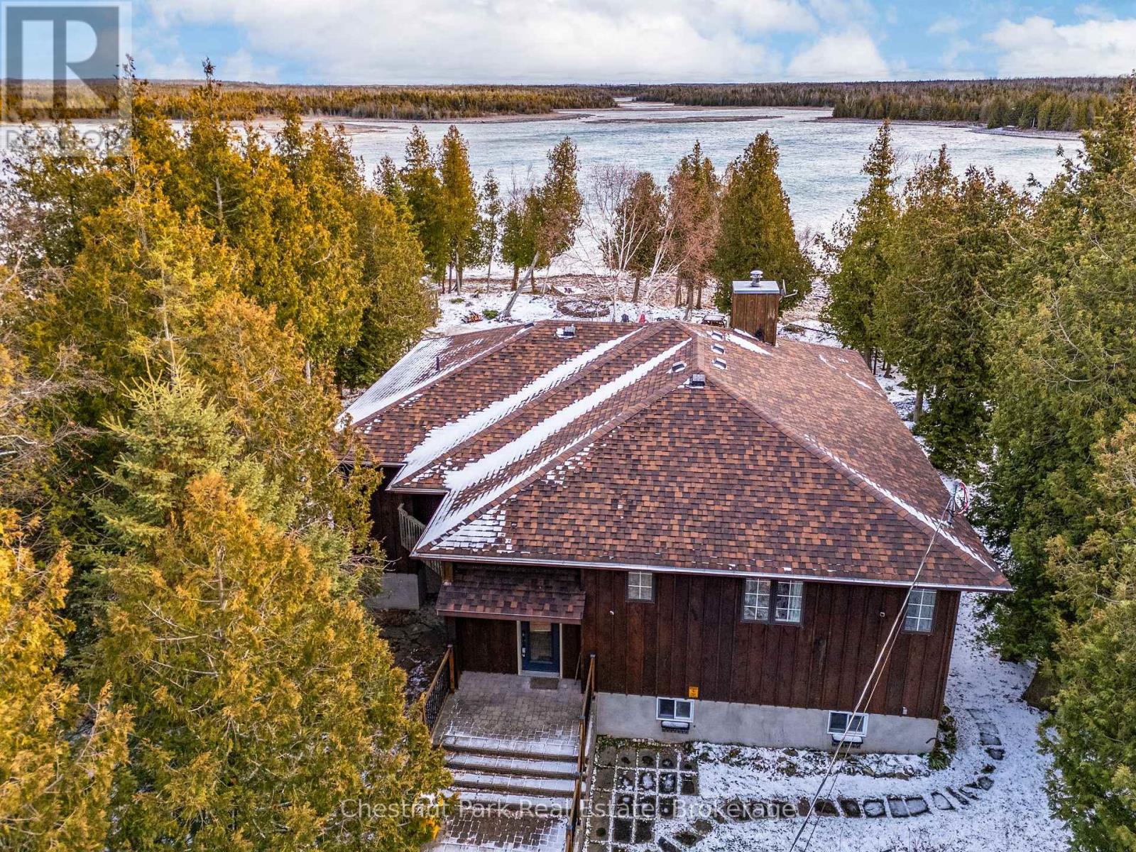 137 Pine Tree Harbour Road, Northern Bruce Peninsula, Ontario N0H 1Z0 - Photo 3 - X12590310