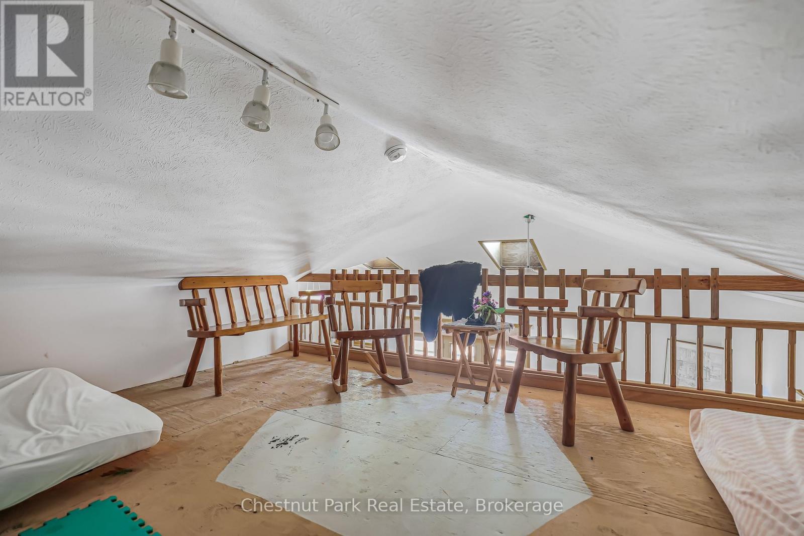 137 Pine Tree Harbour Road, Northern Bruce Peninsula, Ontario N0H 1Z0 - Photo 31 - X12590310