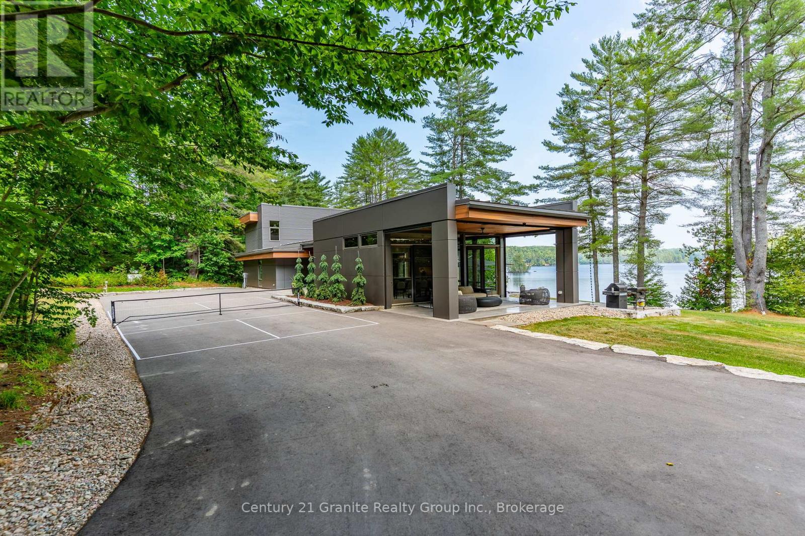 1085 Grace Road, Minden Hills, Ontario  K0M 2K0 - Photo 4 - X12590416