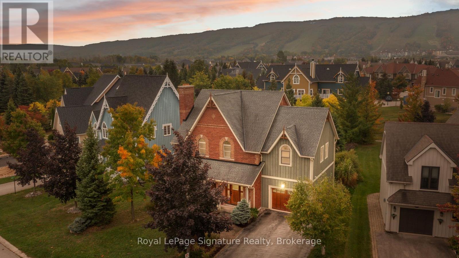 161 Snowbridge Way, Blue Mountains, Ontario  L9Y 0V1 - Photo 1 - X12590446