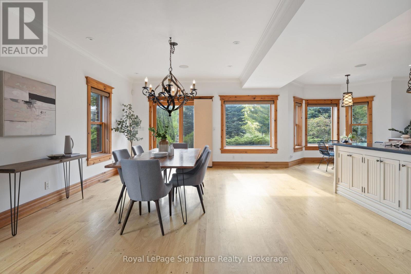 161 Snowbridge Way, Blue Mountains, Ontario  L9Y 0V1 - Photo 11 - X12590446