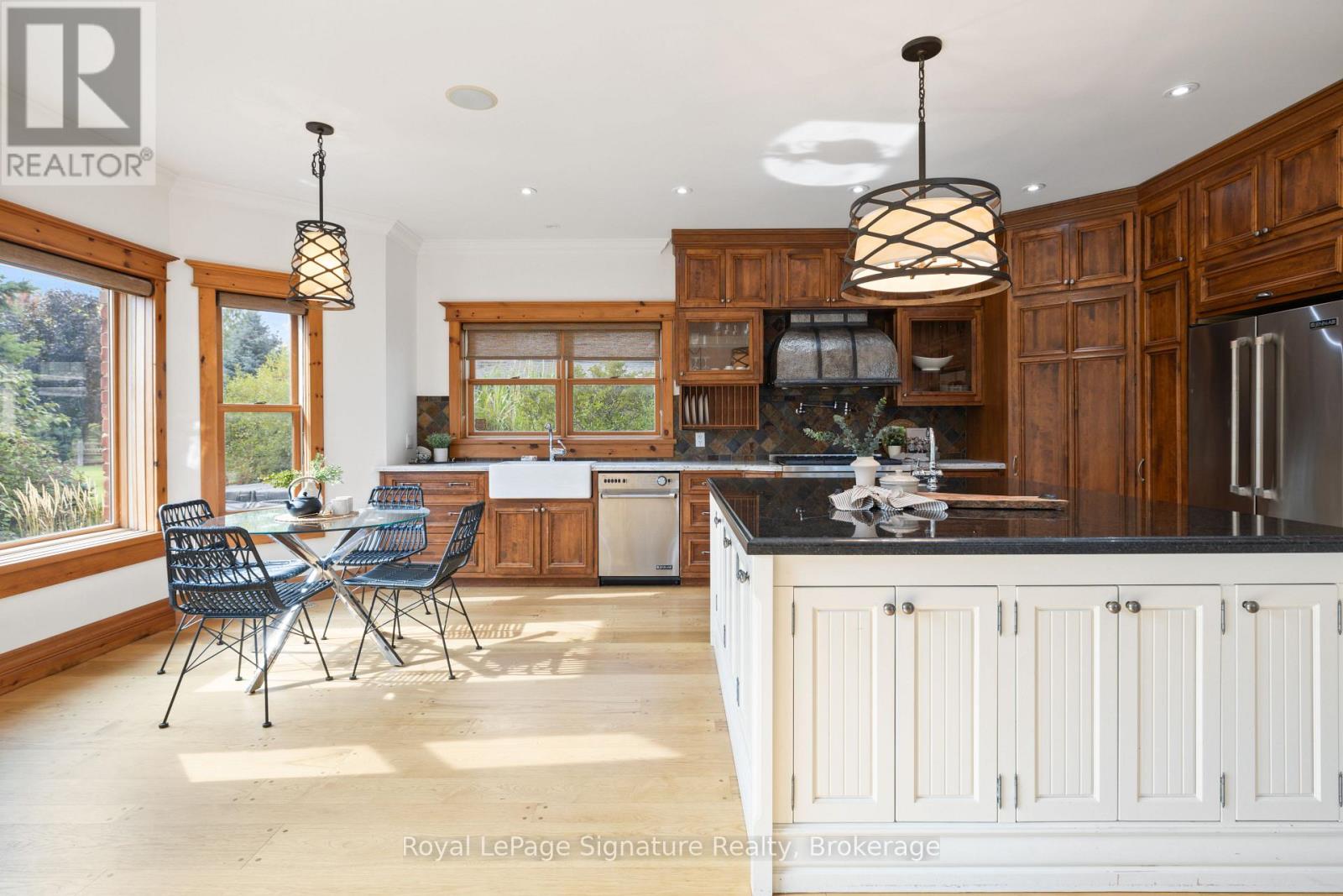 161 Snowbridge Way, Blue Mountains, Ontario  L9Y 0V1 - Photo 14 - X12590446