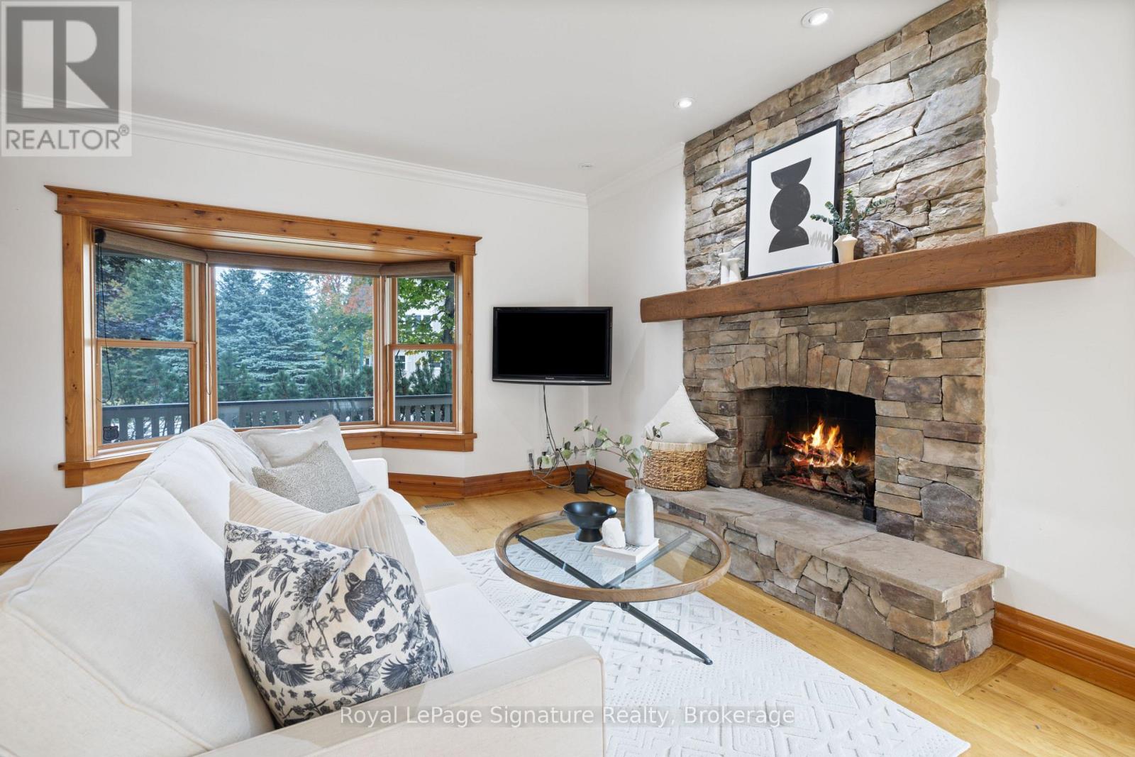 161 Snowbridge Way, Blue Mountains, Ontario  L9Y 0V1 - Photo 9 - X12590446