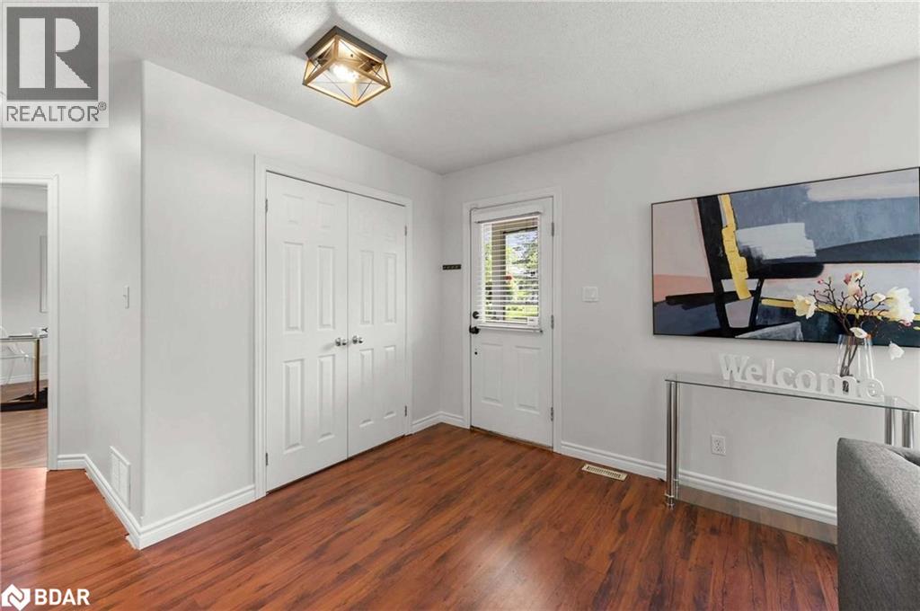 4 Alice Avenue, Keswick, Ontario  L4P 3C8 - Photo 4 - 40791405