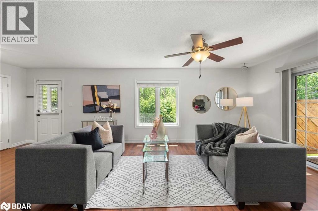 4 Alice Avenue, Keswick, Ontario  L4P 3C8 - Photo 5 - 40791405