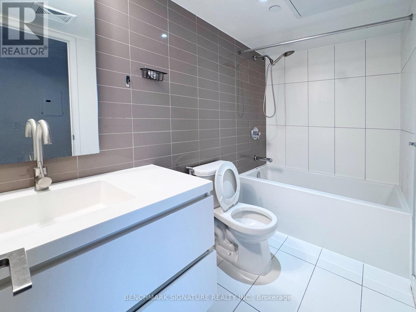 306 - 75 Queens Wharf Road, Toronto (Waterfront Communities), Ontario  M5V 0J8 - Photo 7 - C12579290