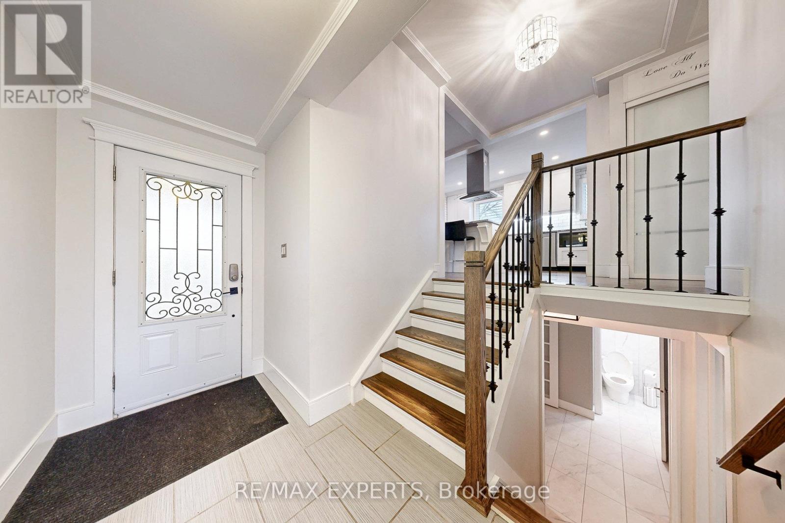 4323 Forsyth Boulevard, Burlington, Ontario L7L 2M2 - Photo 4 - W12589164