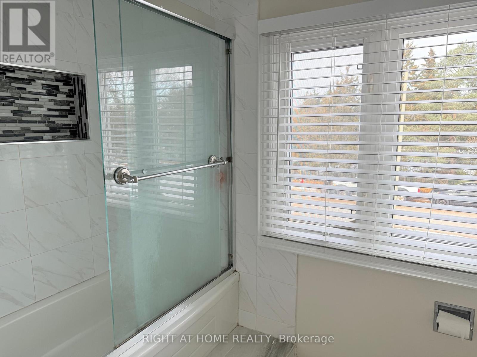 3016 Collista Court, Mississauga, Ontario  L5N 4V1 - Photo 13 - W12589388