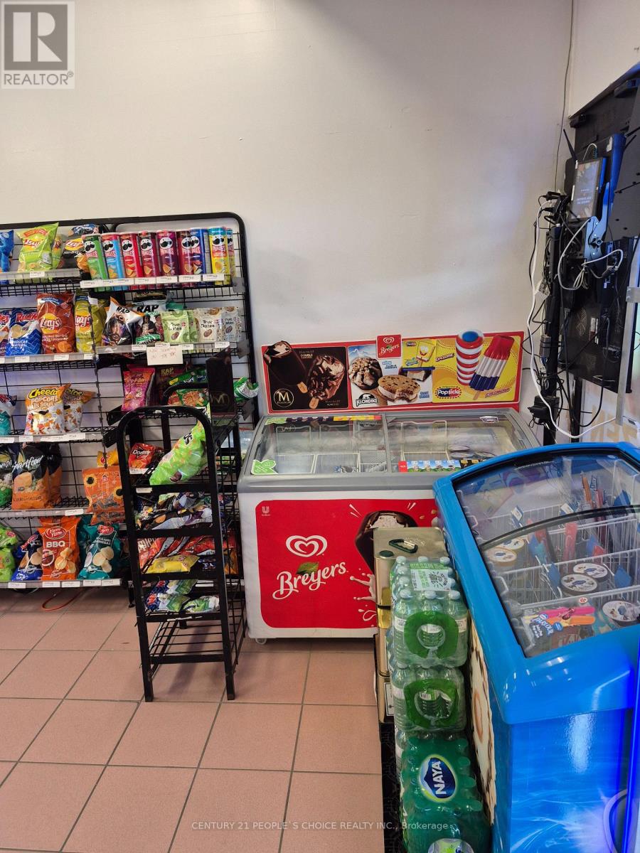 3 - 1900 Lakeshore Road W, Mississauga, Ontario  L5J 1J7 - Photo 10 - W12477853