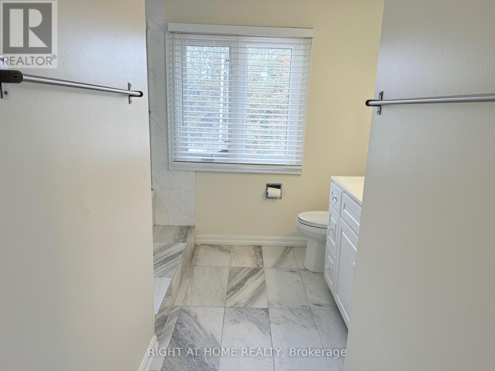 3016 Collista Court, Mississauga, Ontario  L5N 4V1 - Photo 12 - W12589388