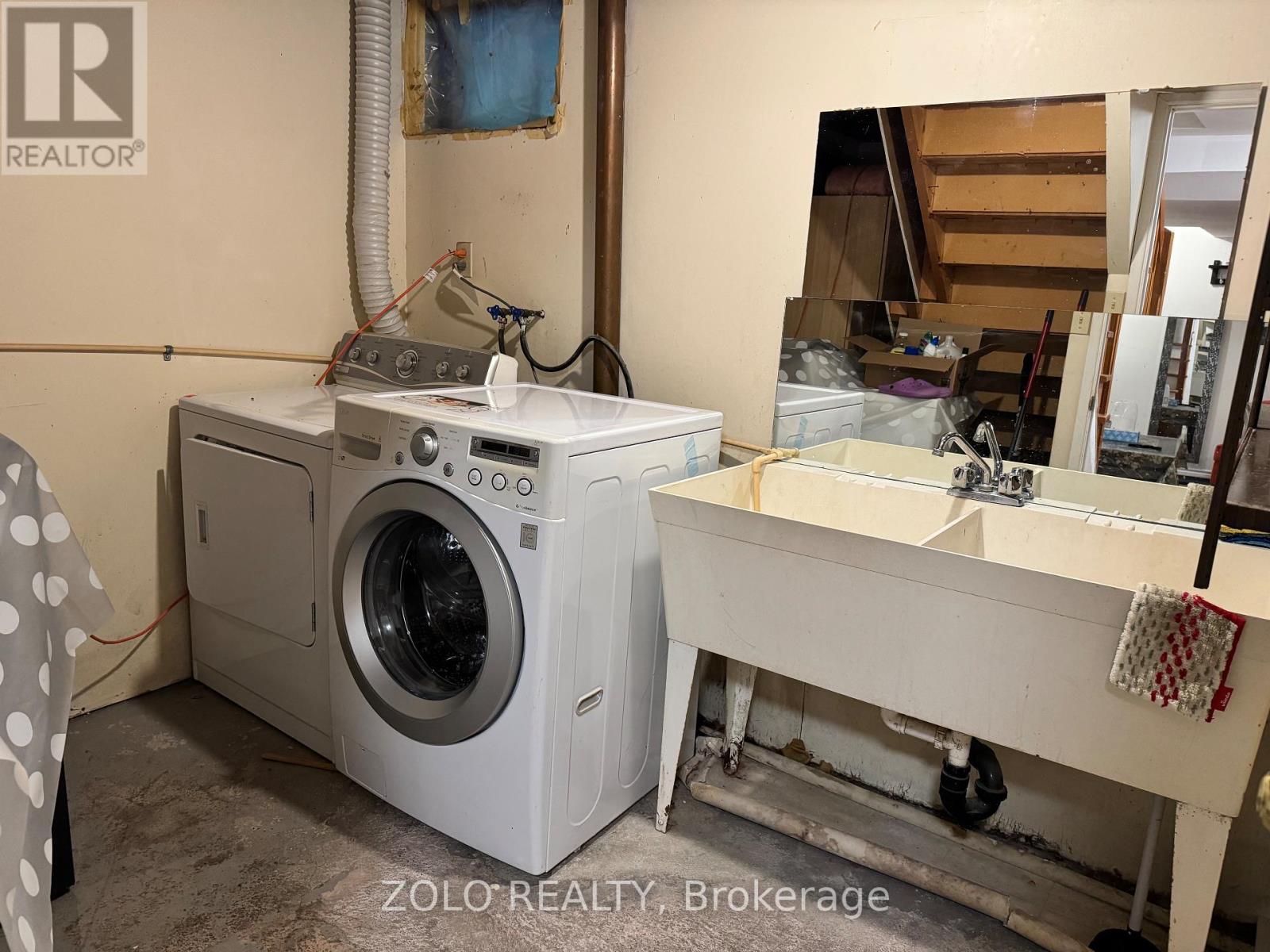 Lower - 148 Newton Drive, Toronto, Ontario  M2M 2N3 - Photo 4 - C12590220