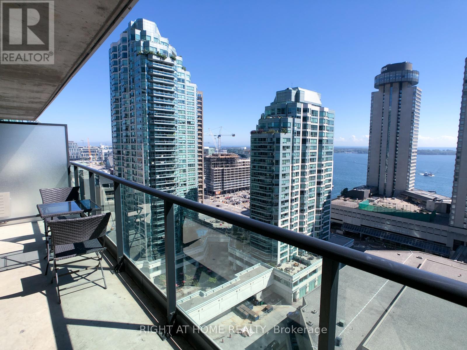 2010 - 33 Bay Street, Toronto, Ontario  M5J 2Z3 - Photo 11 - C12590256