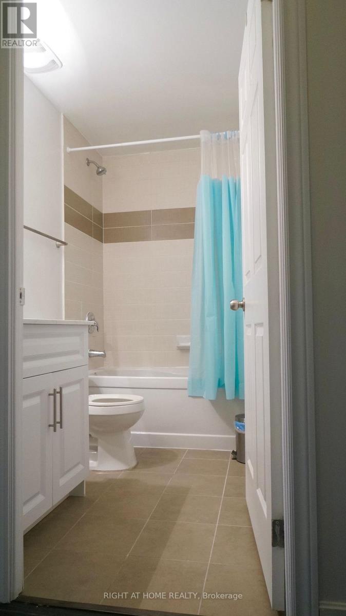 2010 - 33 Bay Street, Toronto, Ontario  M5J 2Z3 - Photo 13 - C12590256