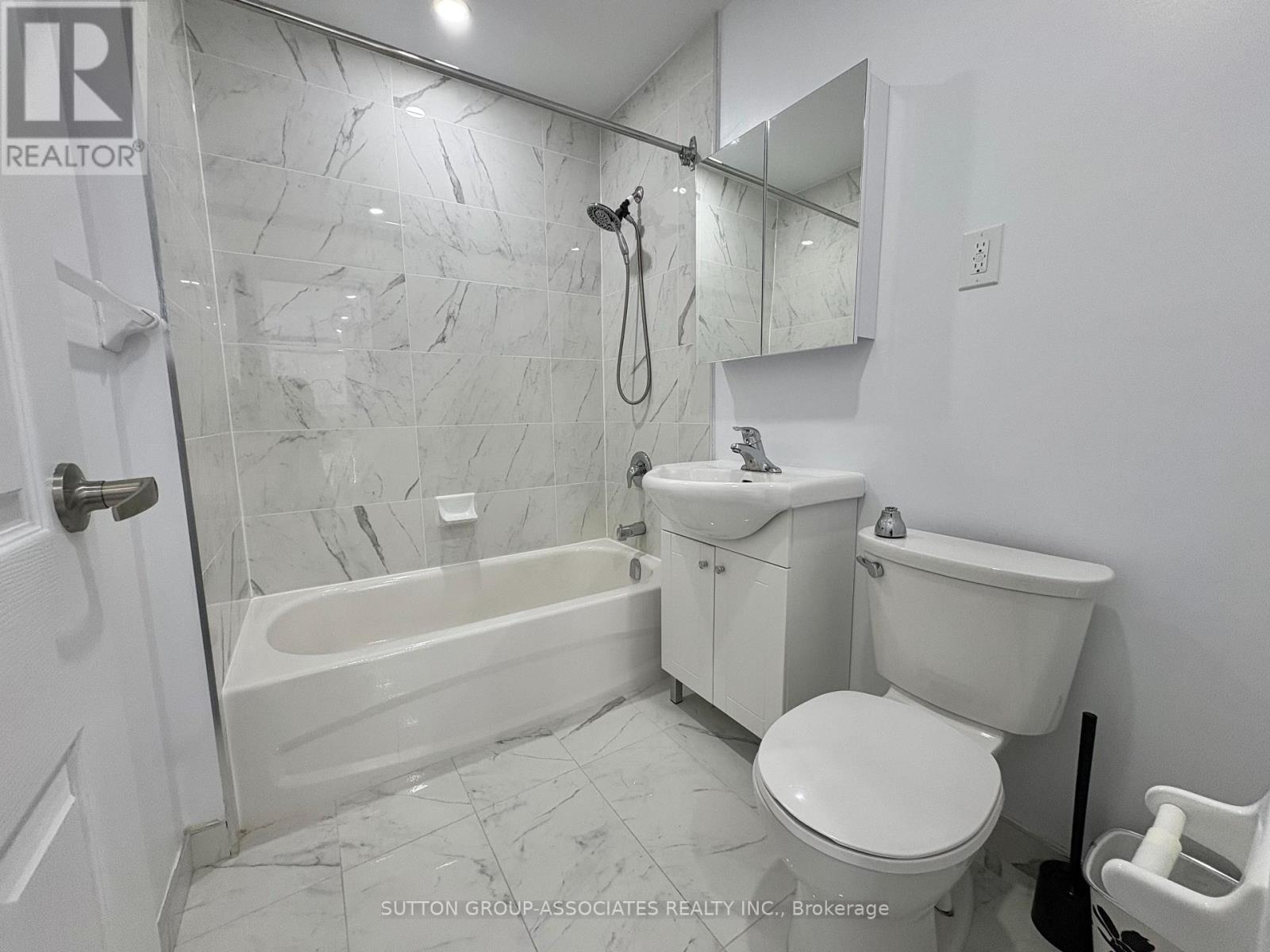 305 - 180 Vaughan Road, Toronto (Humewood-Cedarvale), Ontario  M6C 2M3 - Photo 10 - C12590320