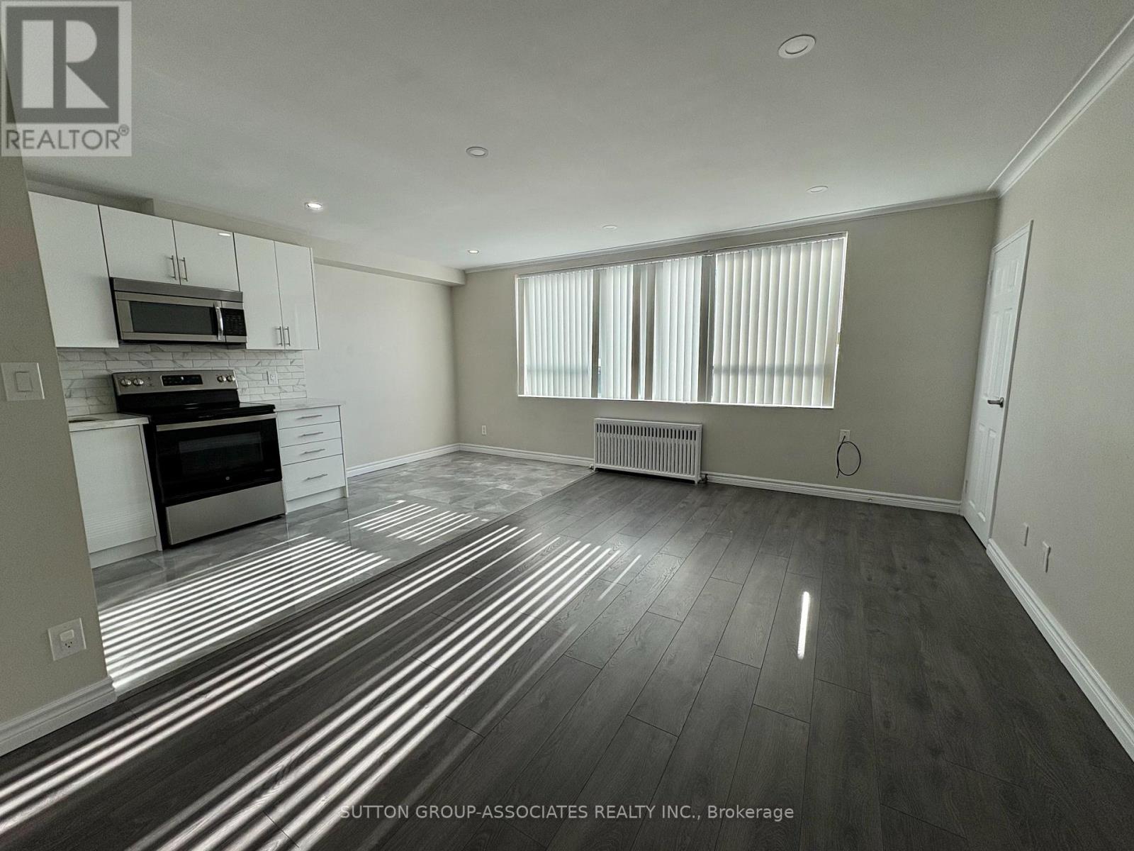 305 - 180 Vaughan Road, Toronto (Humewood-Cedarvale), Ontario  M6C 2M3 - Photo 11 - C12590320