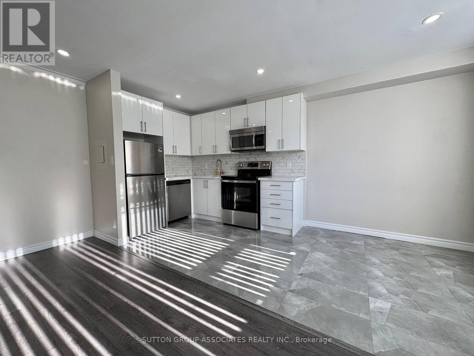 305 - 180 Vaughan Road, Toronto (Humewood-Cedarvale), Ontario  M6C 2M3 - Photo 2 - C12590320