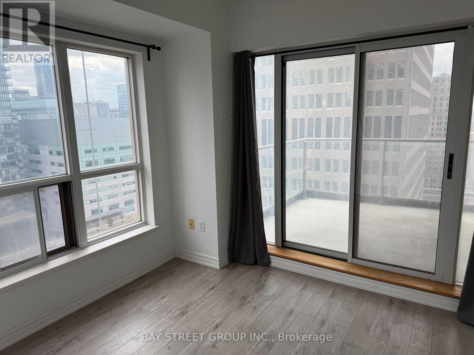 1805 - 909 Bay Street, Toronto, Ontario  M5S 3G2 - Photo 6 - C12590504