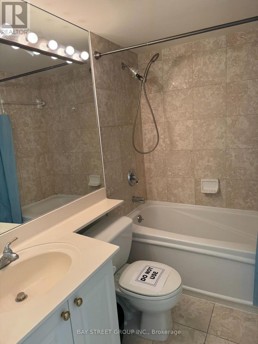 1805 - 909 Bay Street, Toronto, Ontario  M5S 3G2 - Photo 8 - C12590504