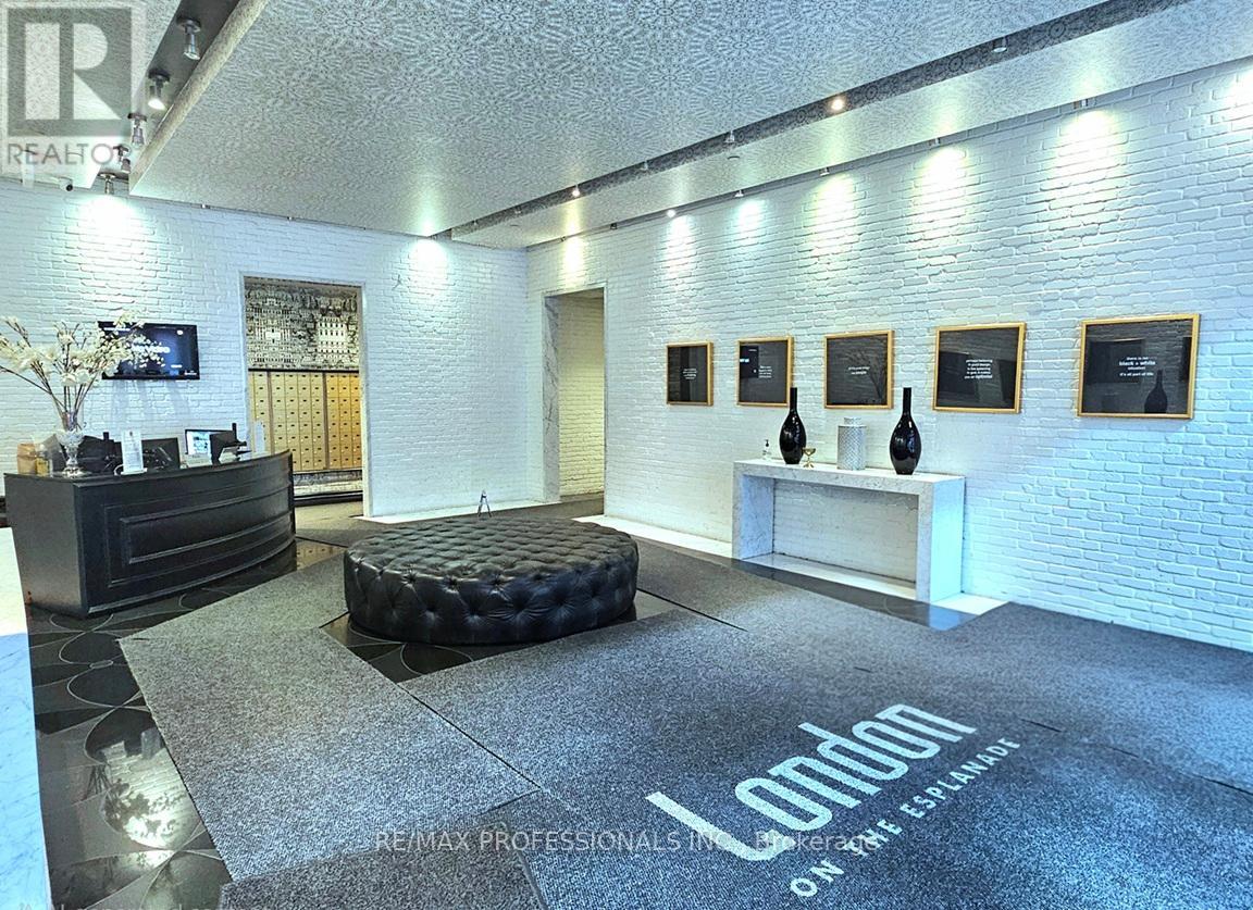 1208 - 38 The Esplanade, Toronto (Waterfront Communities), Ontario  M5E 1A5 - Photo 4 - C12590544