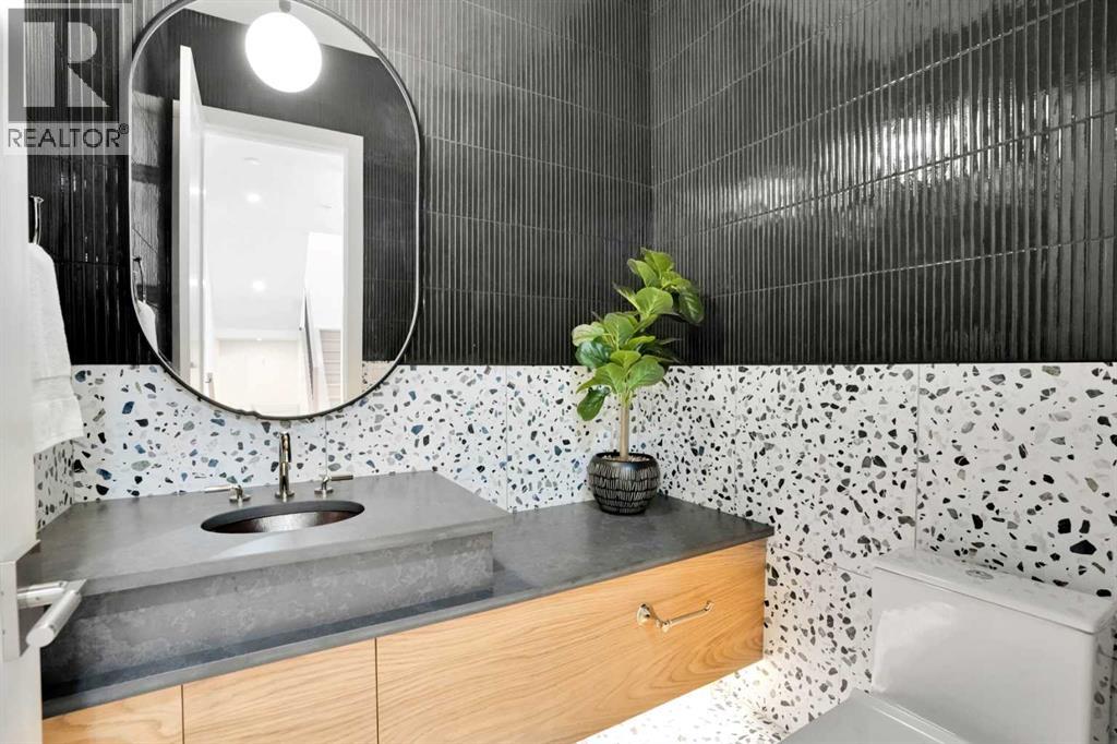 6312 Lacombe Way Sw, Calgary, Alberta  T3E 5T3 - Photo 10 - A2268933