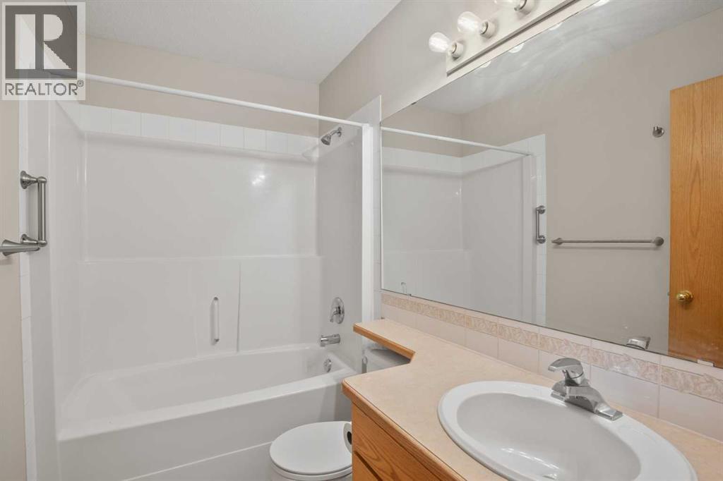 83 Doherty Close, Red Deer, Alberta  T4R 3G1 - Photo 12 - A2271158