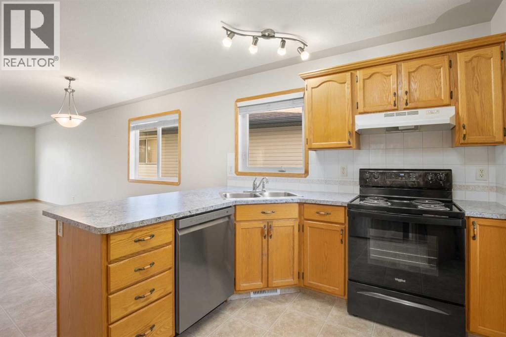 83 Doherty Close, Red Deer, Alberta  T4R 3G1 - Photo 9 - A2271158