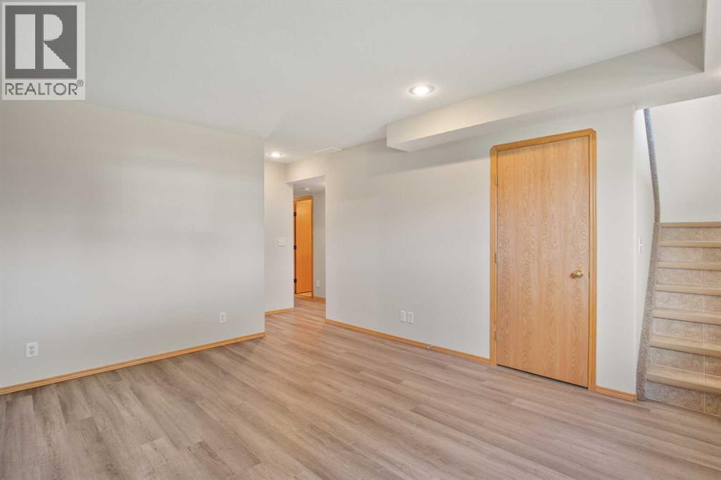 83 Doherty Close, Red Deer, Alberta  T4R 3G1 - Photo 17 - A2271158