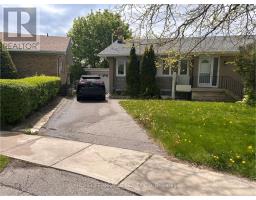 6 KITSON DRIVE, Toronto, Ontario