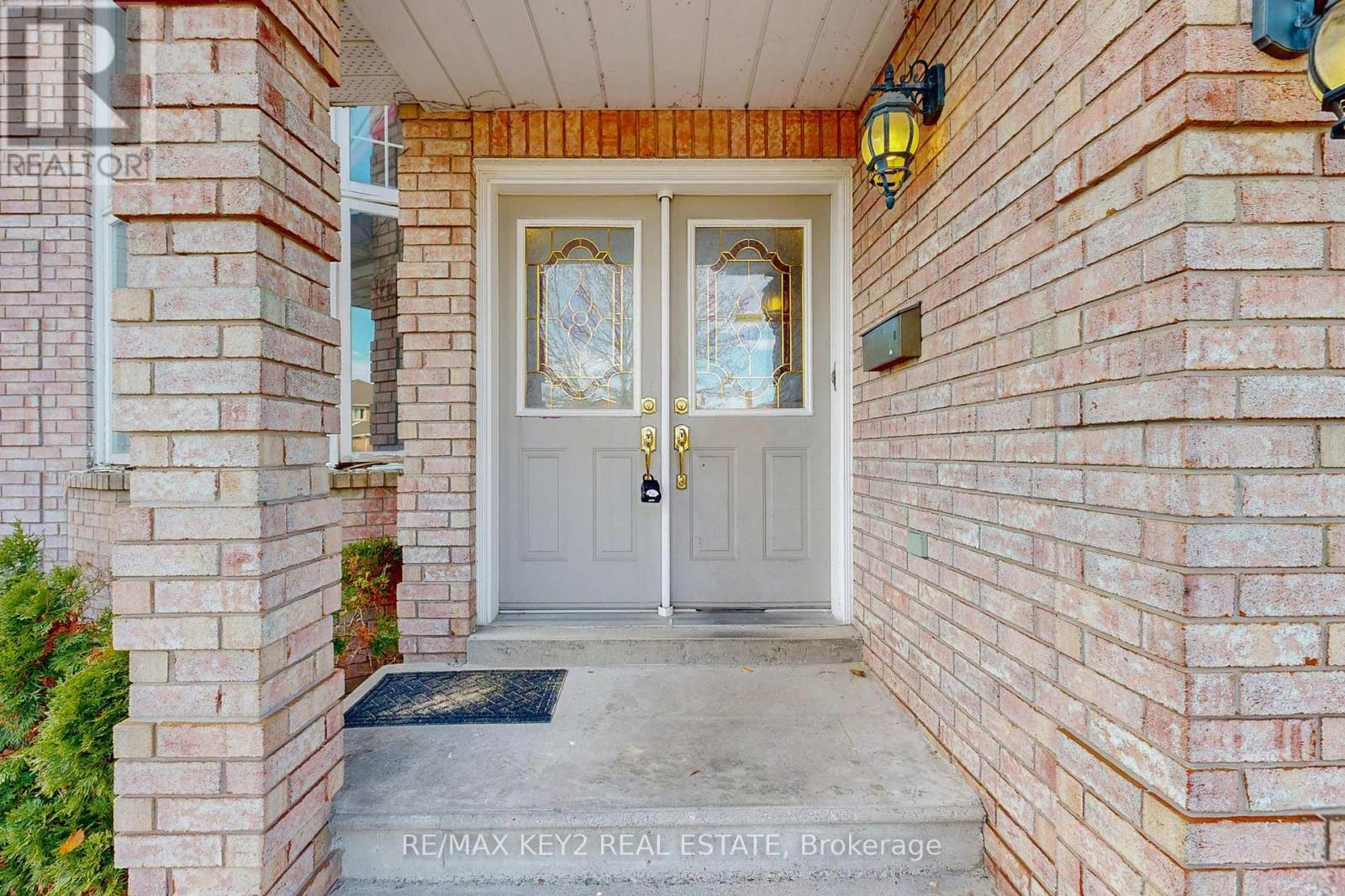 1822 Rosebank Road, Pickering, Ontario  L1V 1P6 - Photo 2 - E12590482