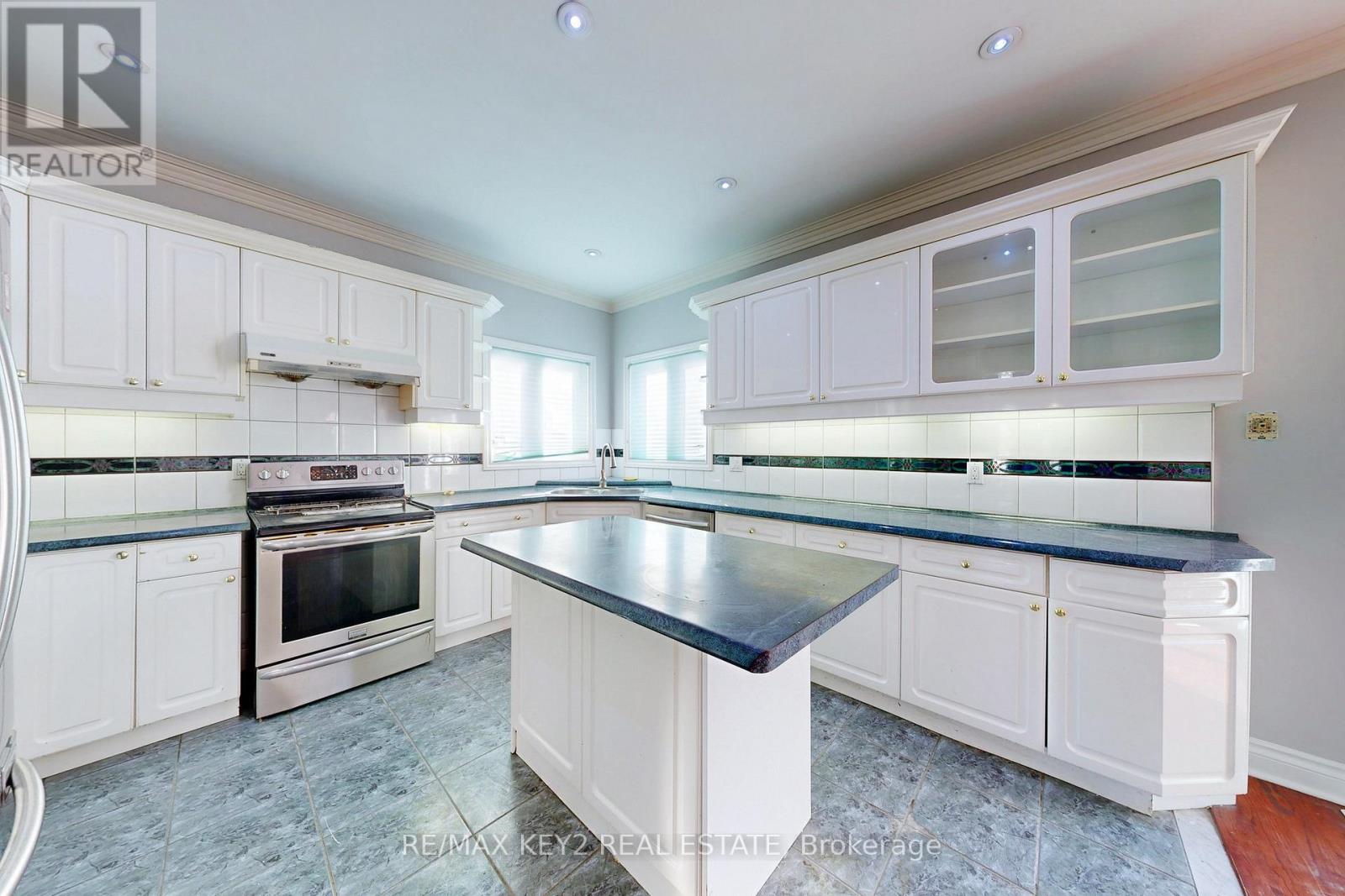 1822 Rosebank Road, Pickering, Ontario  L1V 1P6 - Photo 41 - E12590482