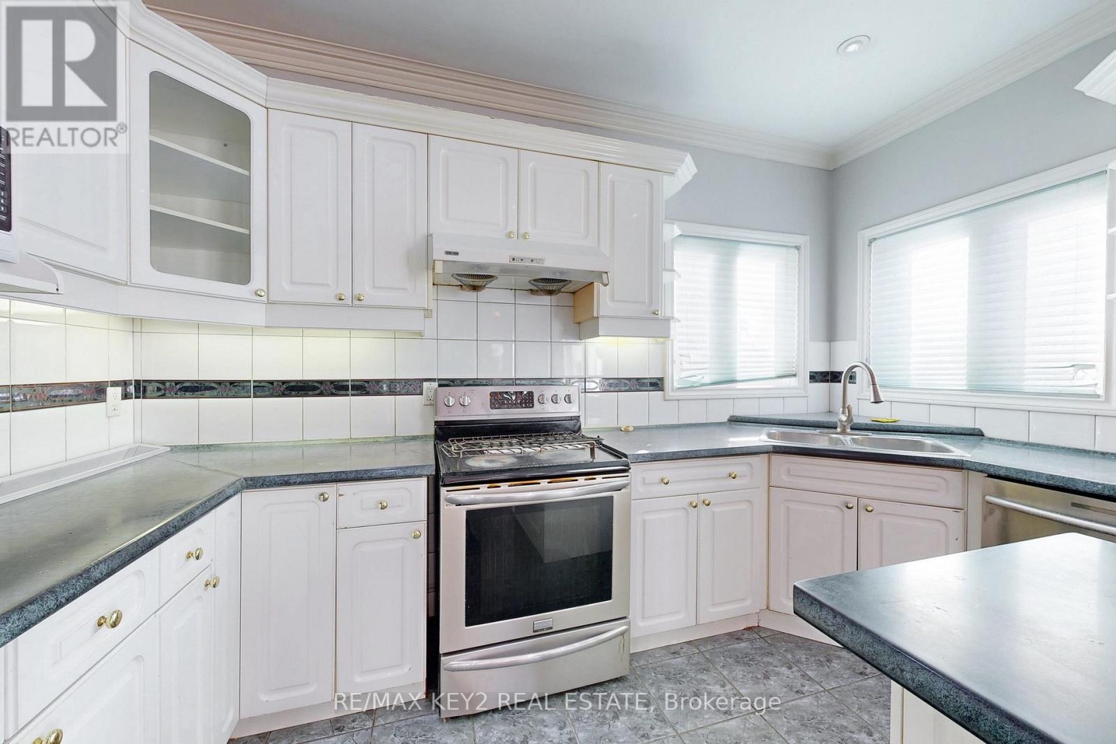 1822 Rosebank Road, Pickering, Ontario  L1V 1P6 - Photo 47 - E12590482