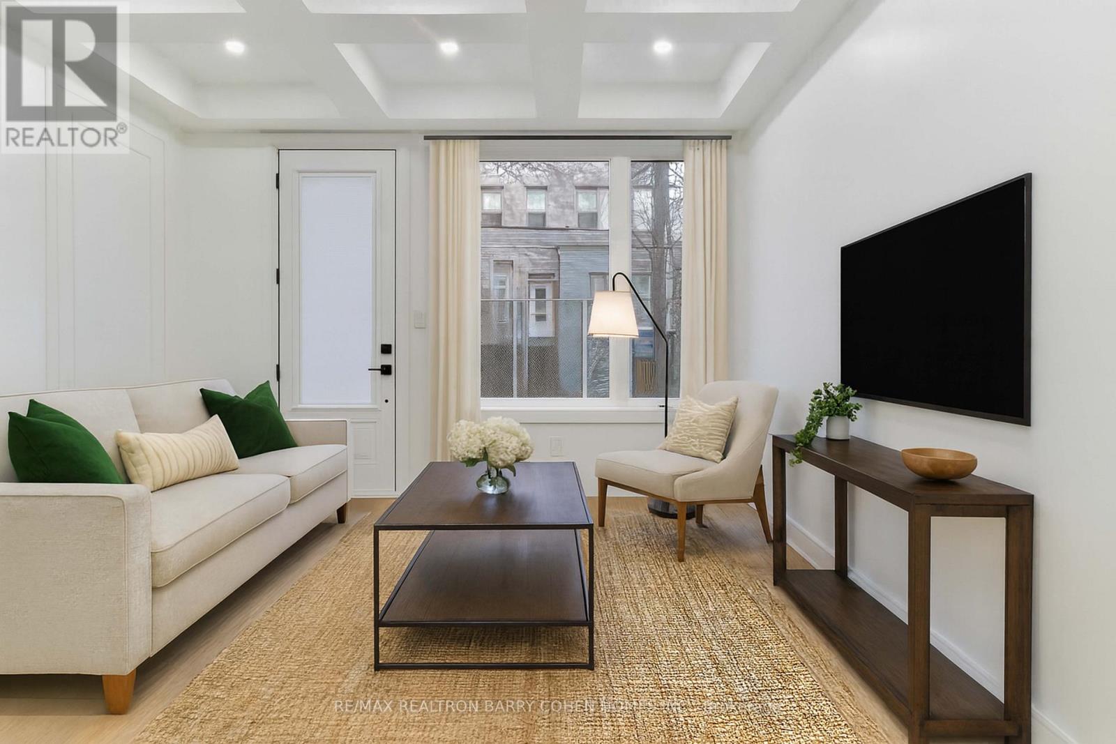 57 Jones Ave Avenue, Toronto, Ontario  M4M 2Z7 - Photo 5 - E12590498