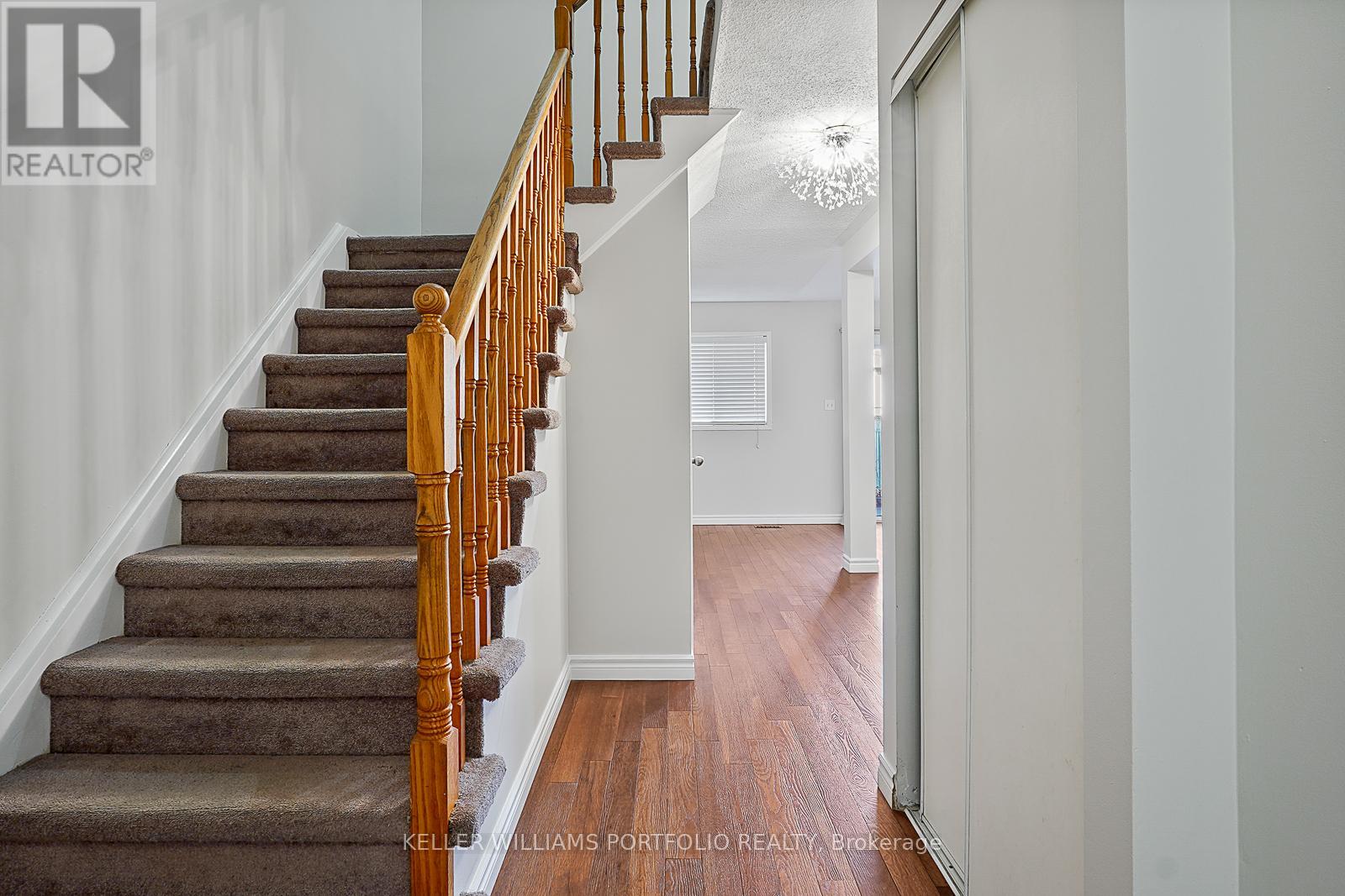 334 Sparrow Circle, Pickering, Ontario  L1V 6Y3 - Photo 7 - E12590538