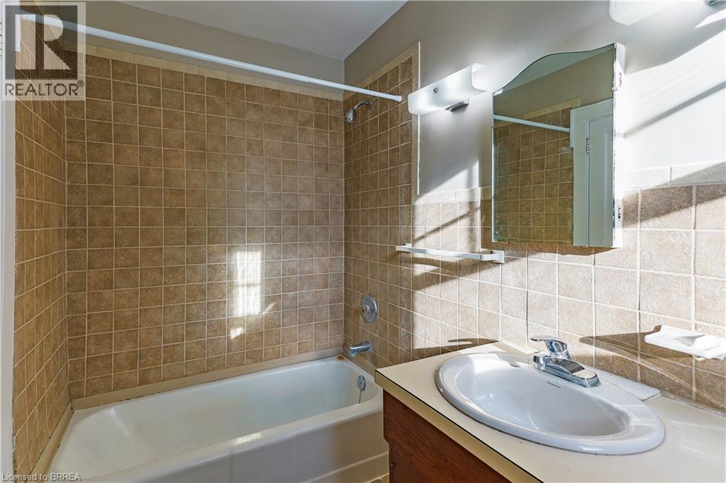 493 St. Paul Avenue, Brantford, Ontario  N3R 4P4 - Photo 29 - 40791383