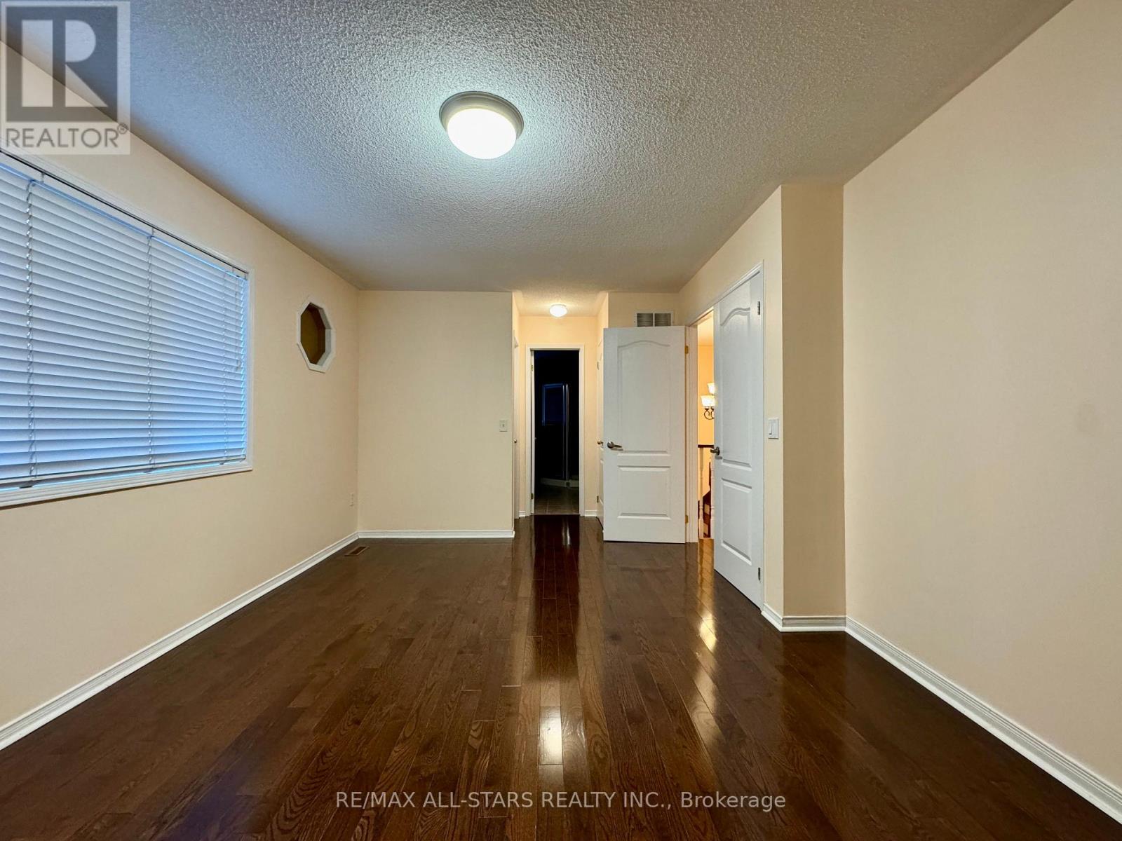 26 Belgrave Square, Markham, Ontario  L6C 2T7 - Photo 19 - N12590266