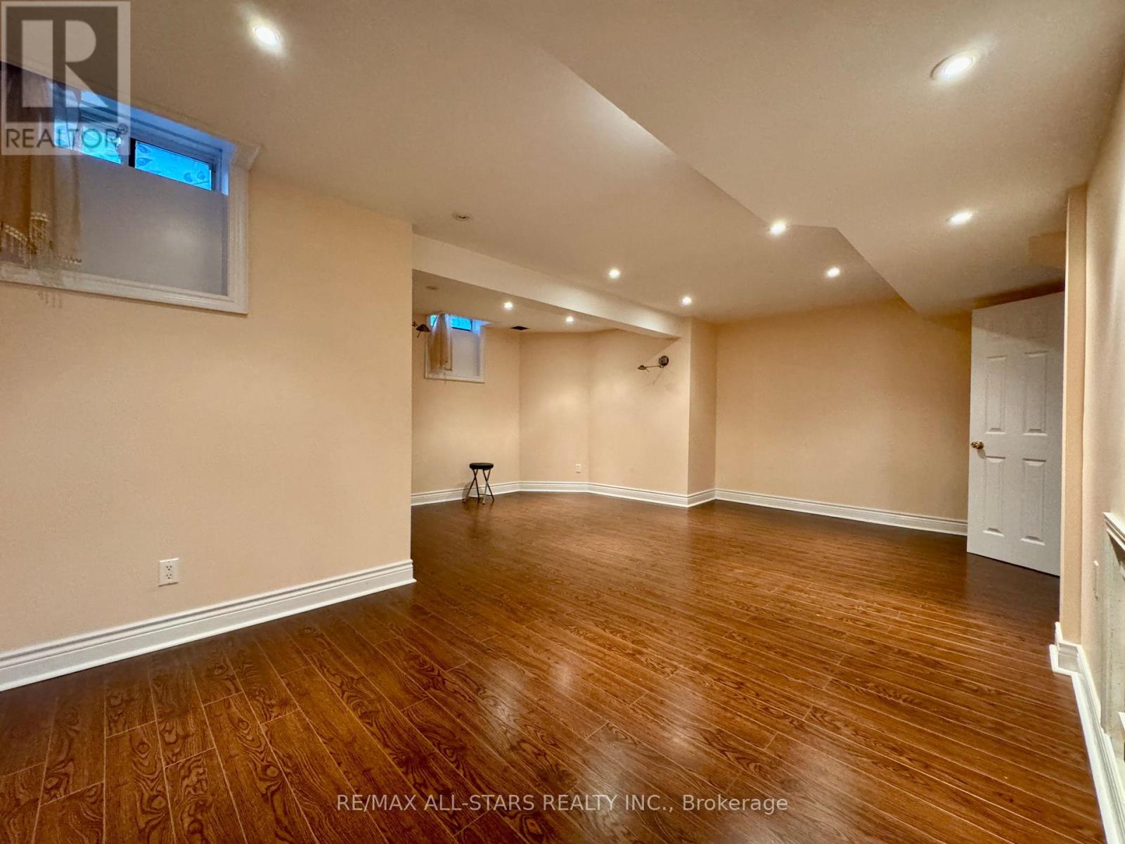 26 Belgrave Square, Markham, Ontario  L6C 2T7 - Photo 35 - N12590266