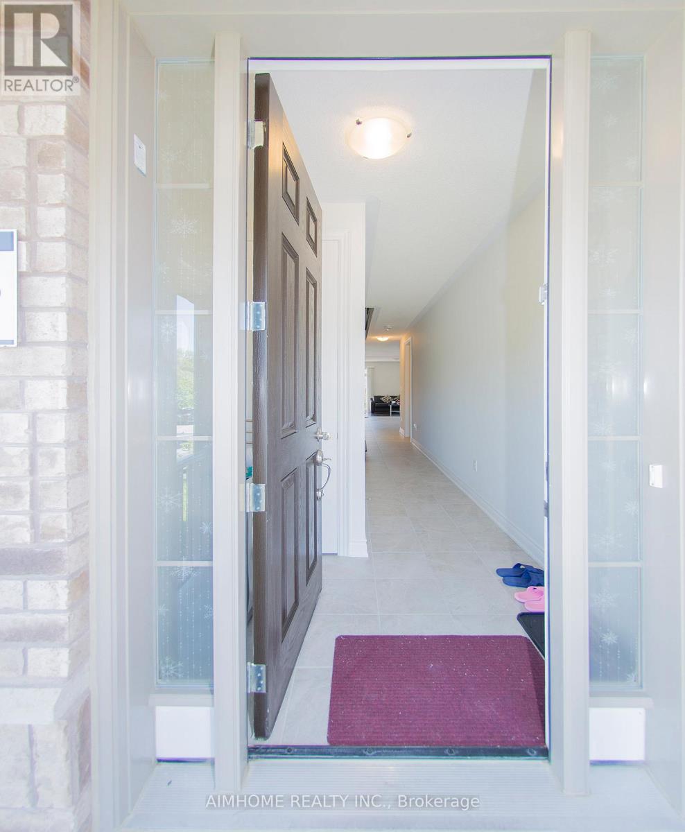 11 Kester Court, East Gwillimbury, Ontario  L9N 0P3 - Photo 2 - N12590322