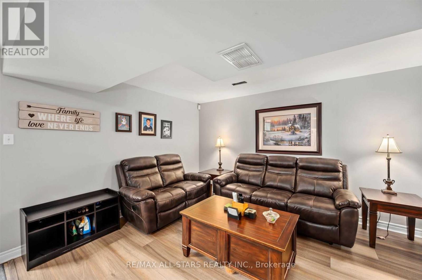 4 Alice Avenue, Georgina, Ontario  L3P 3C8 - Photo 20 - N12590334