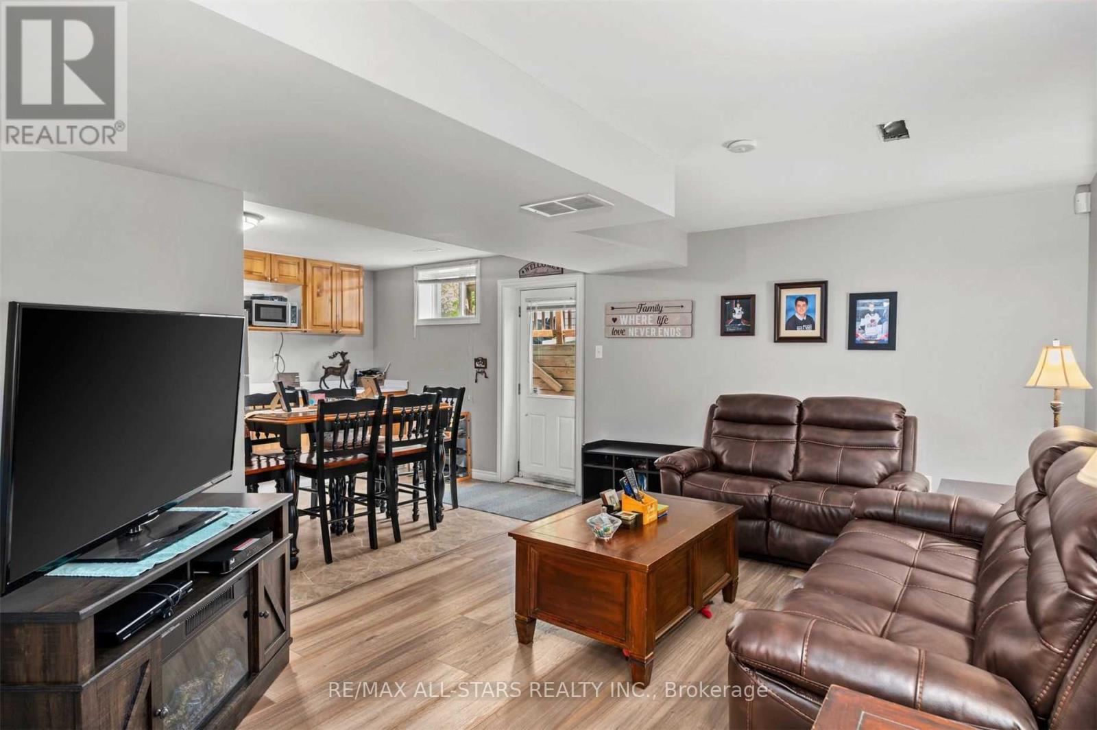 4 Alice Avenue, Georgina, Ontario  L3P 3C8 - Photo 22 - N12590334