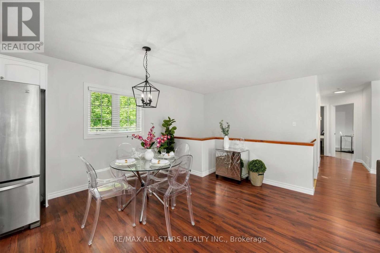 4 Alice Avenue, Georgina, Ontario  L3P 3C8 - Photo 9 - N12590334