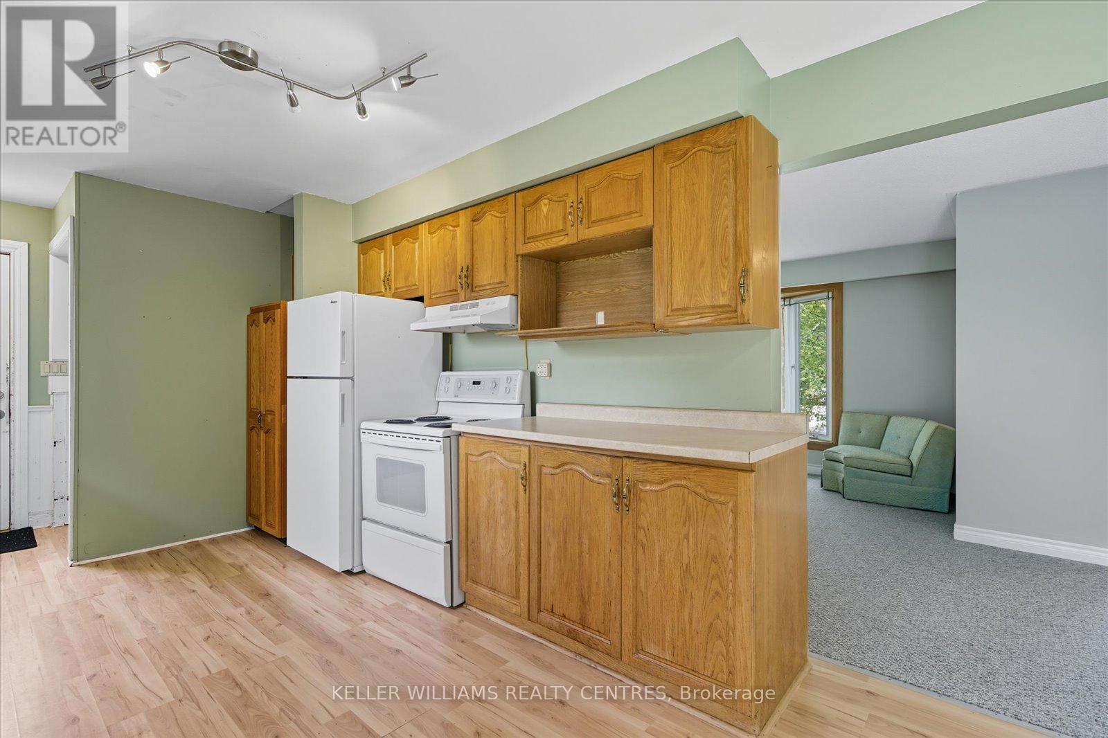 35 Regent Street, Georgina, Ontario  L0E 1N0 - Photo 15 - N12590342