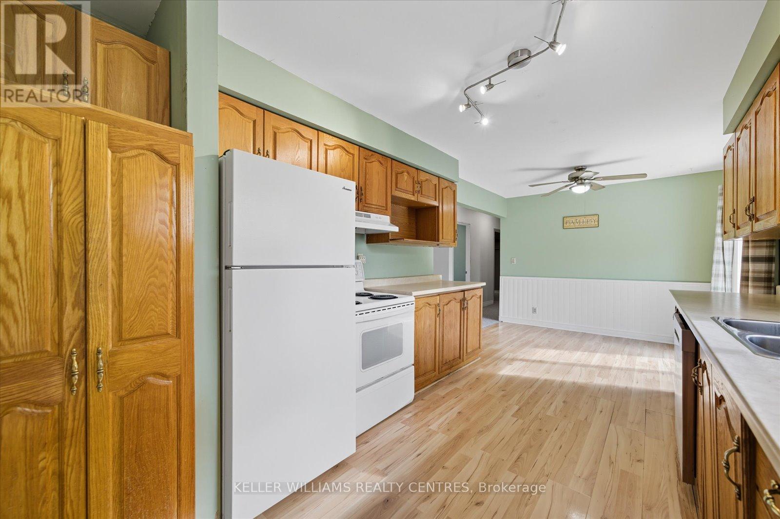 35 Regent Street, Georgina, Ontario  L0E 1N0 - Photo 20 - N12590342