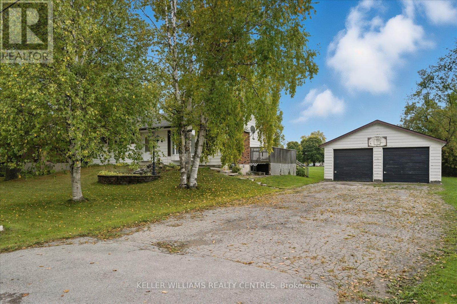 35 Regent Street, Georgina, Ontario  L0E 1N0 - Photo 5 - N12590342
