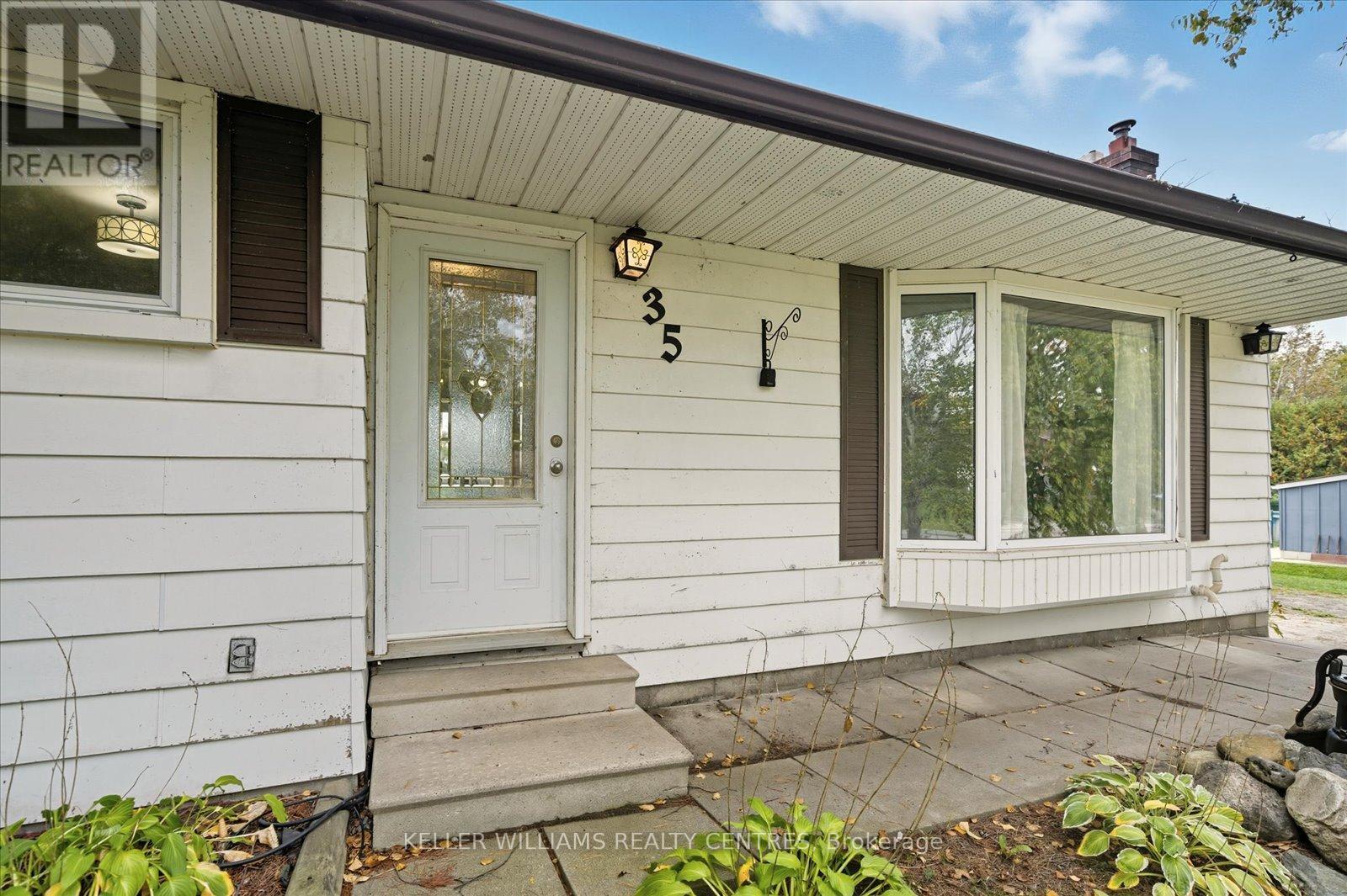 35 Regent Street, Georgina, Ontario  L0E 1N0 - Photo 6 - N12590342