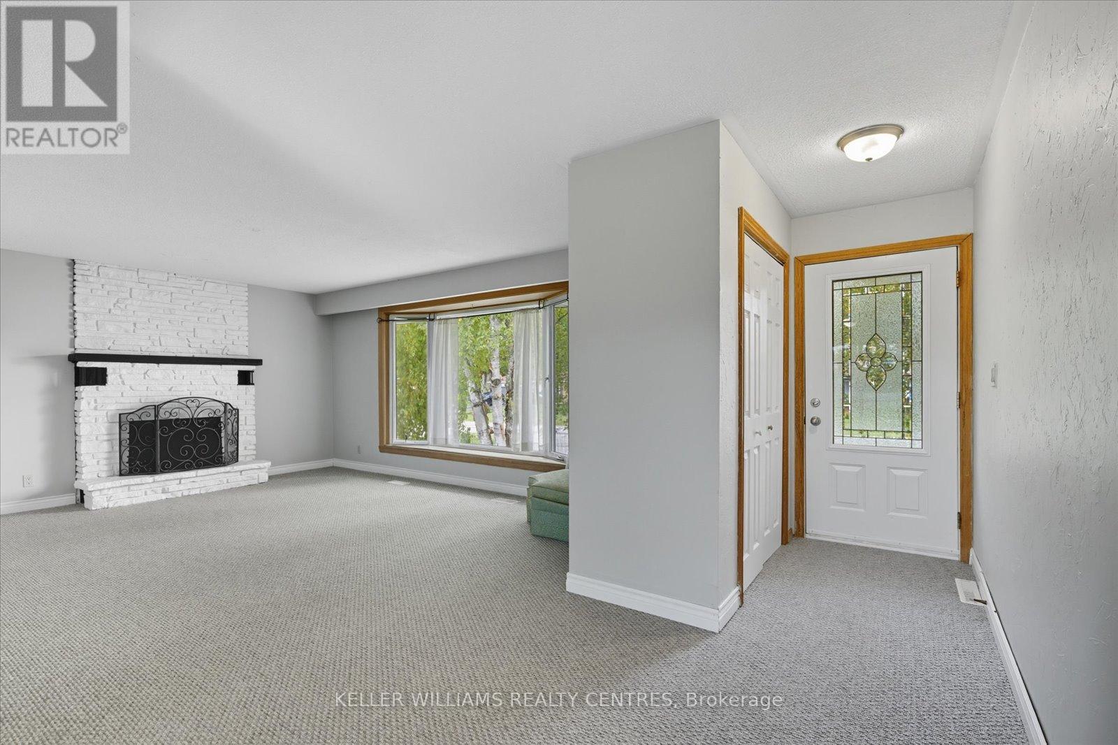 35 Regent Street, Georgina, Ontario  L0E 1N0 - Photo 8 - N12590342