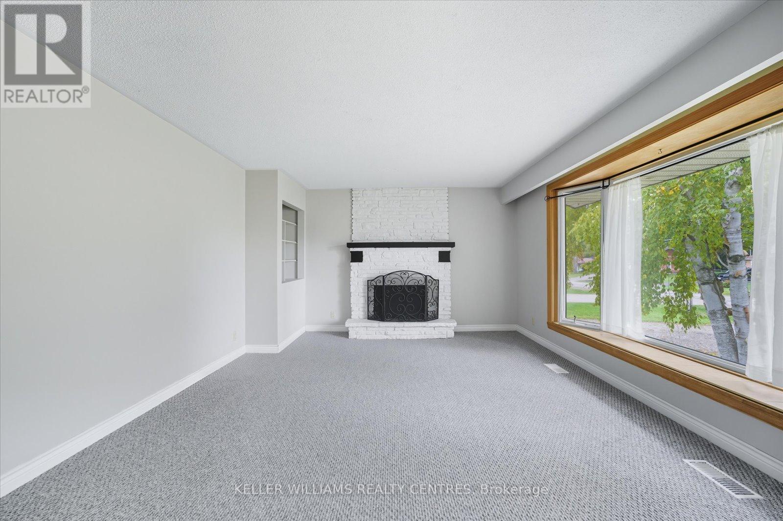 35 Regent Street, Georgina, Ontario  L0E 1N0 - Photo 9 - N12590342